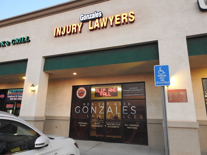 Car Accident Injury Lawyer Mark "The Shark" Gonzales Abogados Accidentes