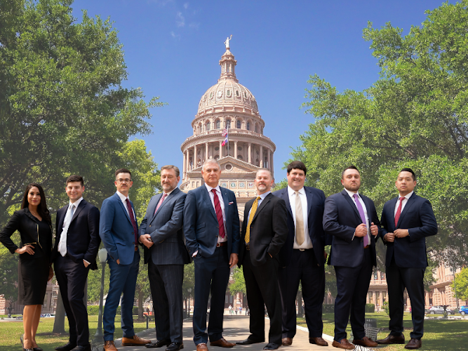 Lobo Ley - Abogados de Accidentes - Crim & Villalpando